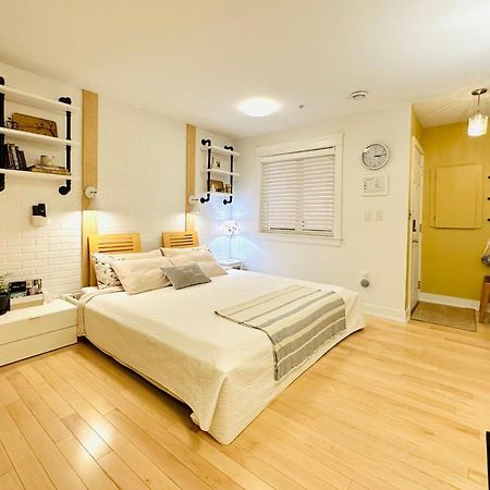 Private Guest Suite 10Mins To Downtown - King Bed - Bathtub - Free Parking Vancouver Esterno foto