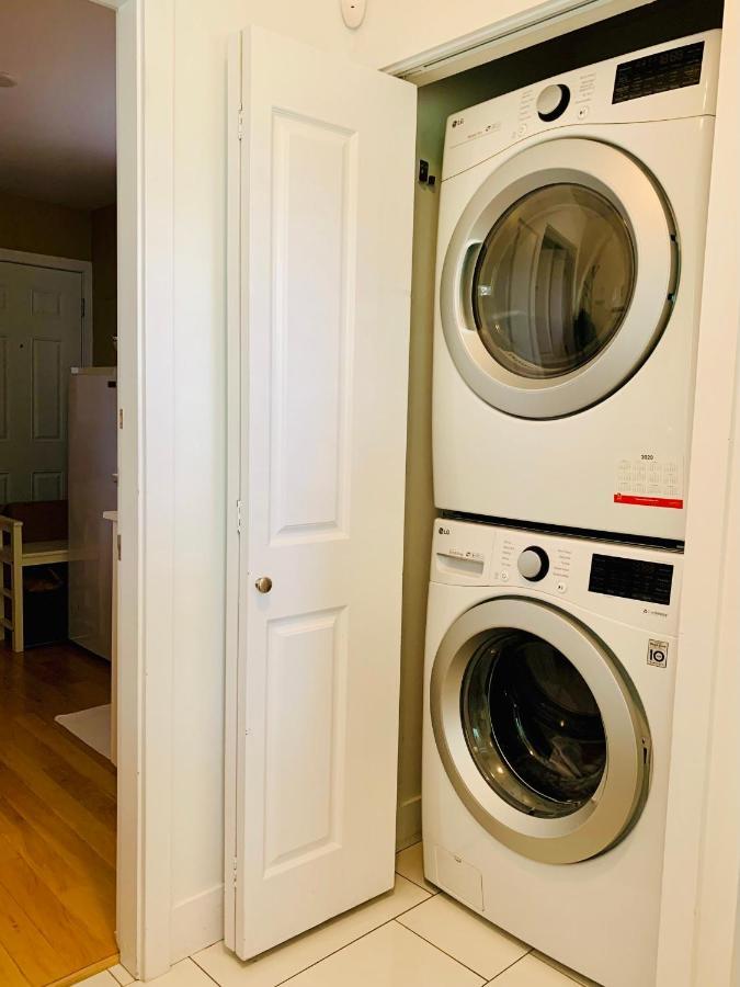 Private Guest Suite 10Mins To Downtown - King Bed - Bathtub - Free Parking Vancouver Esterno foto