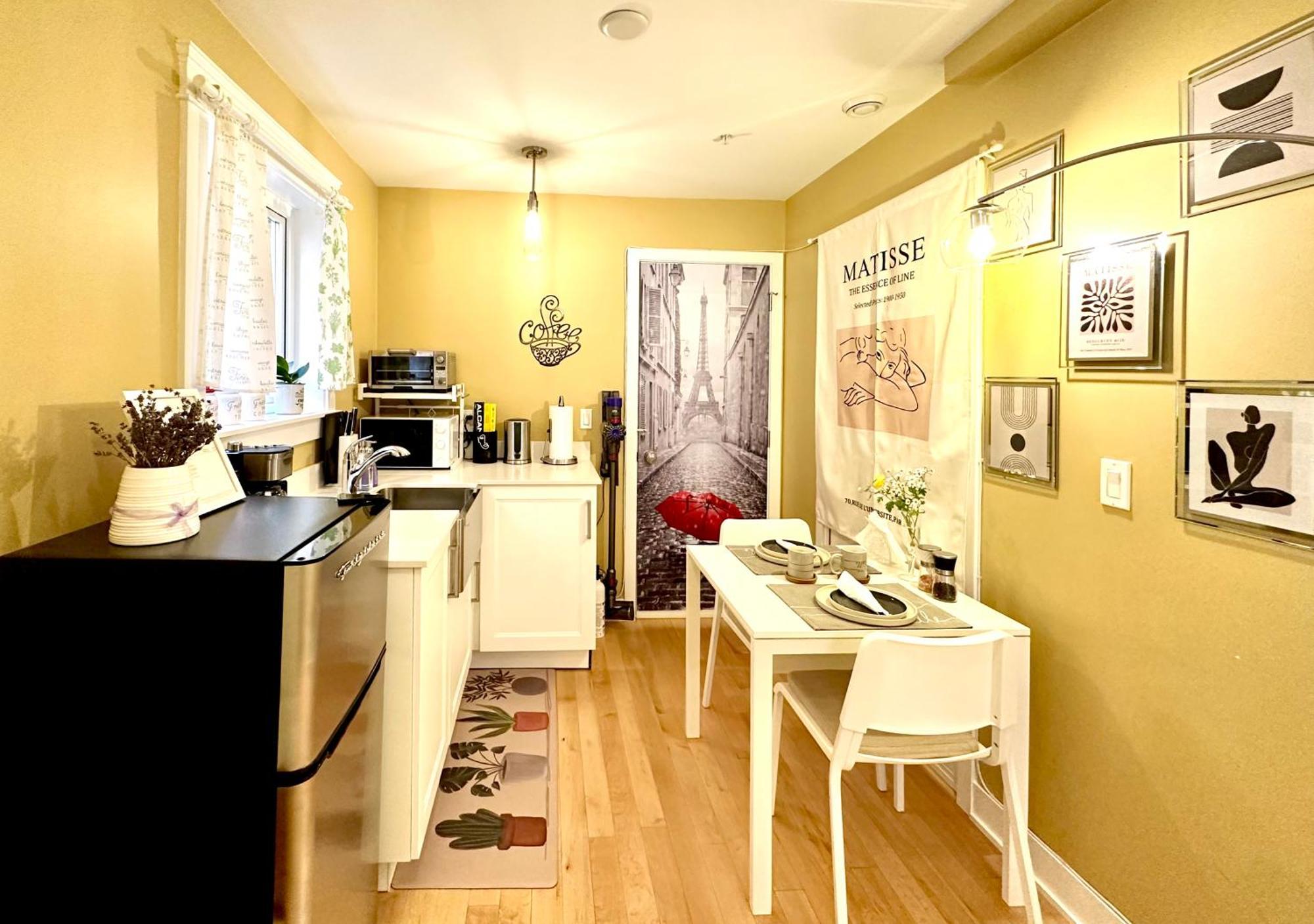 Private Guest Suite 10Mins To Downtown - King Bed - Bathtub - Free Parking Vancouver Esterno foto